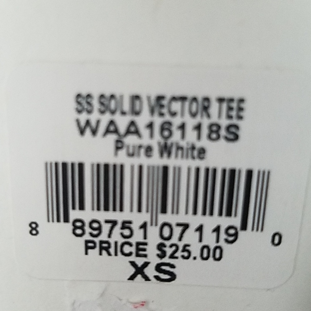 NWT Reebok Tee - Picture 5 of 5